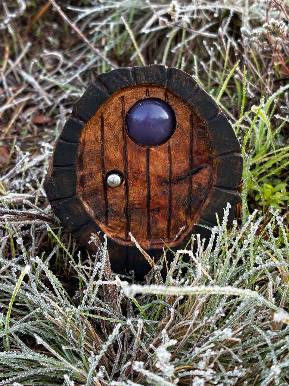 Hobbittür mit Türklinke aus Baumperle