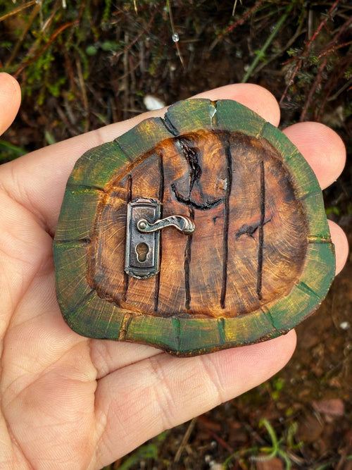 Hobbit Tür aus Baumperle