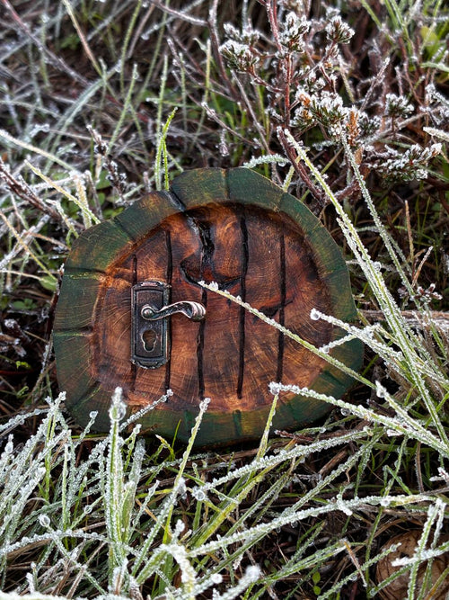 Hobbittür mit Türklinke aus Baumperle