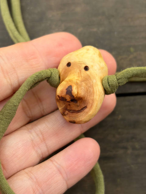 Wickelarmband mit Baumperlen Wichtel
