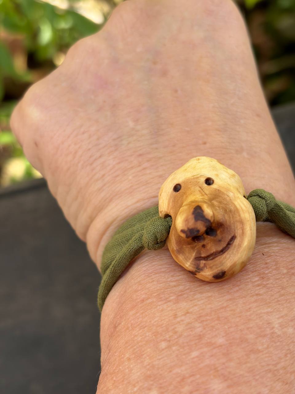 Wickelarmband mit Baumperlen Wichtel