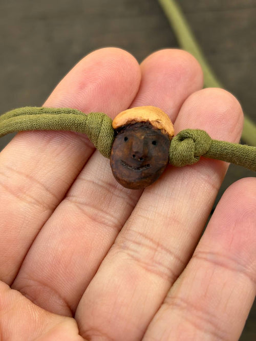 Wickelarmband mit Baumperlen Wichtel