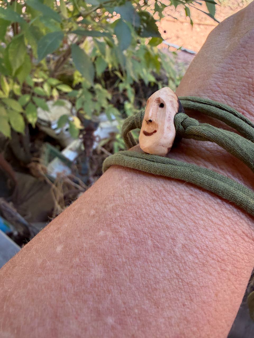 Armbandwichtel Astel handgeschnitzt aus magischer Baumperle