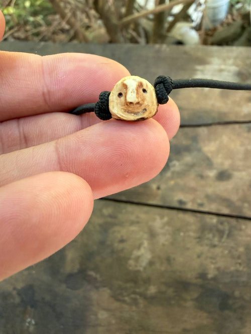 Armbandwichtel Kobo handgeschnitzt aus magischer Baumperle