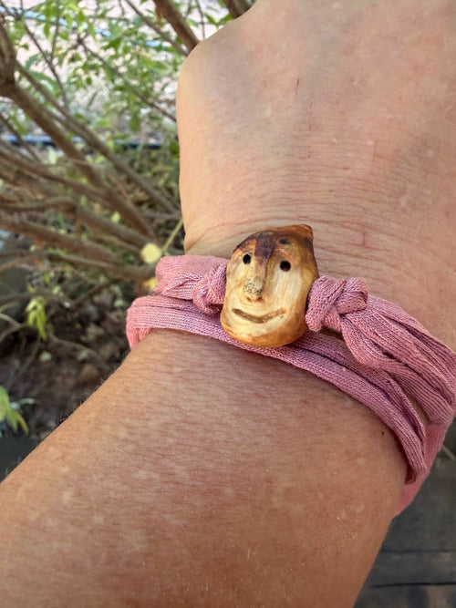 Armbandwichtel Duftilia handgeschnitzt aus magischer Baumperle
