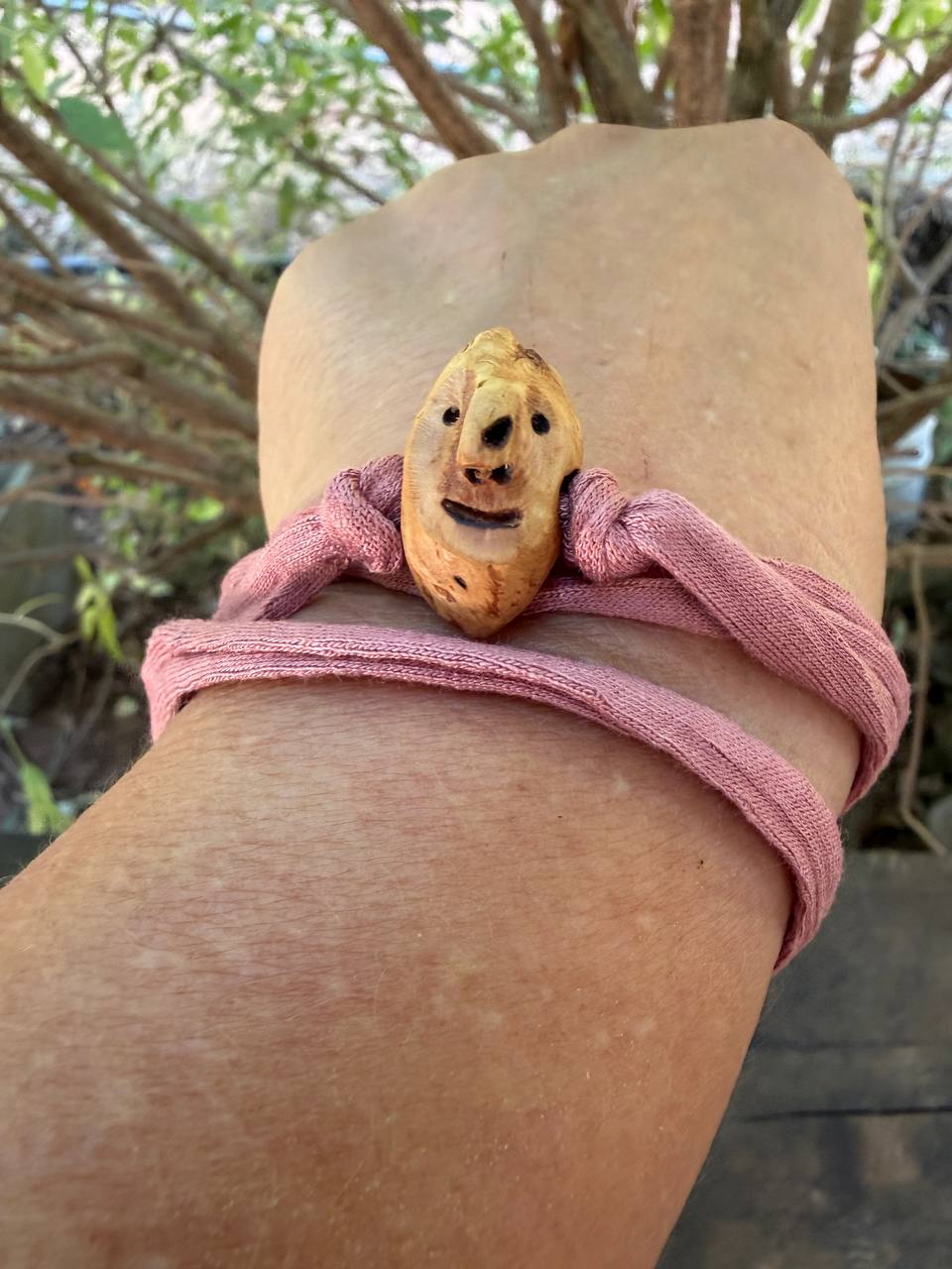 Armbandwichtel Blütenzeli handgeschnitzt aus magischer Baumperle
