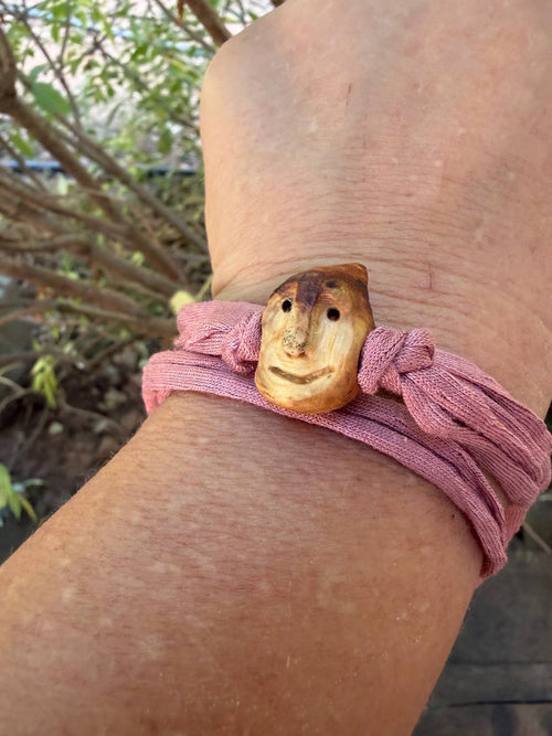 Armbandwichtel Duftilia handgeschnitzt aus magischer Baumperle