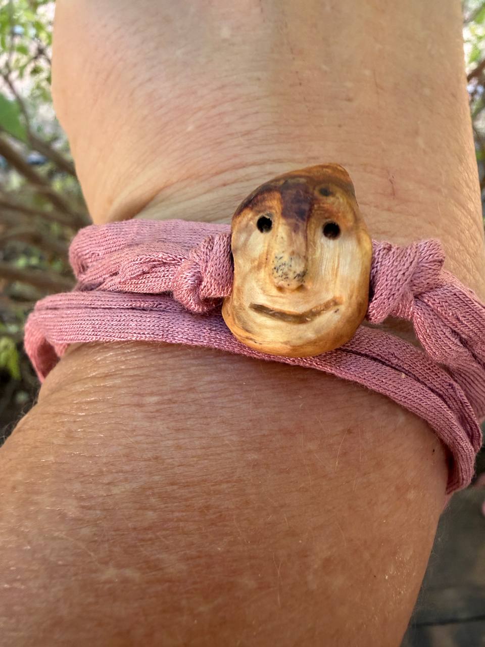 Armbandwichtel Duftilia handgeschnitzt aus magischer Baumperle