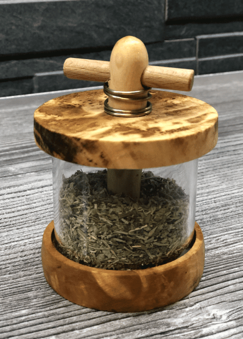 Kräutermühle aus Olivenholz