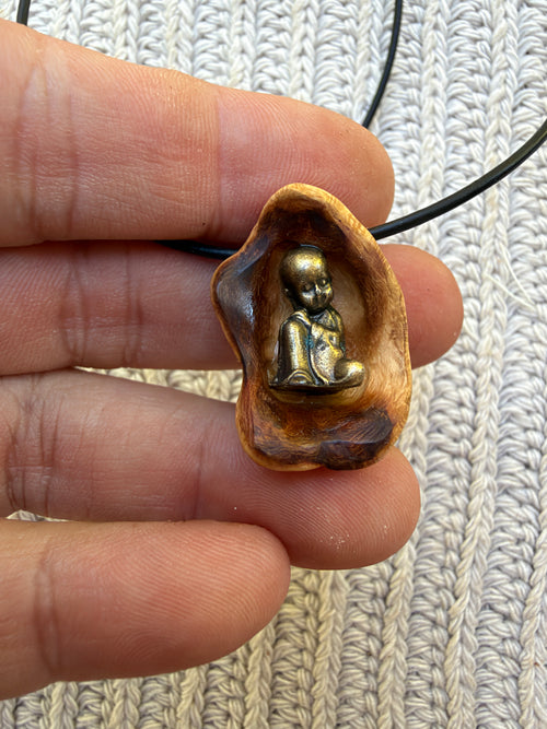 Buddha in Baumperle