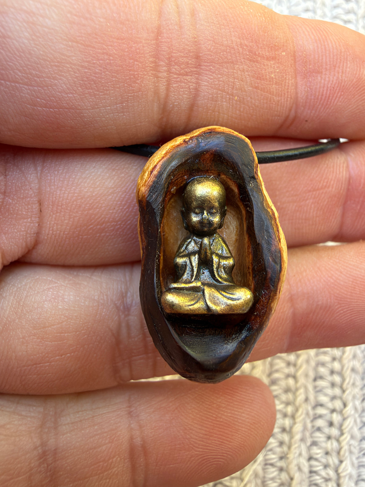 Buddha in Baumperle