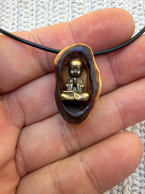 Buddha in Baumperle