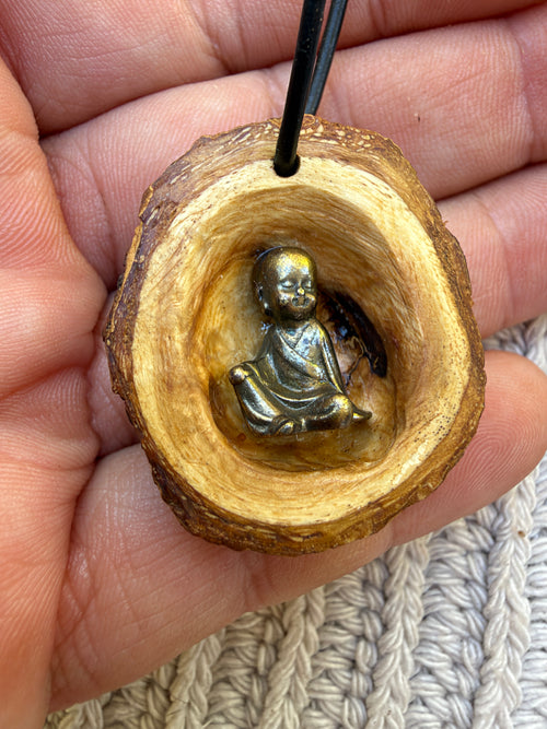 Buddha in Baumperle
