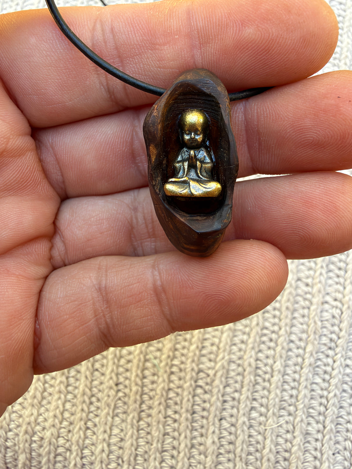 Buddha in Baumperle