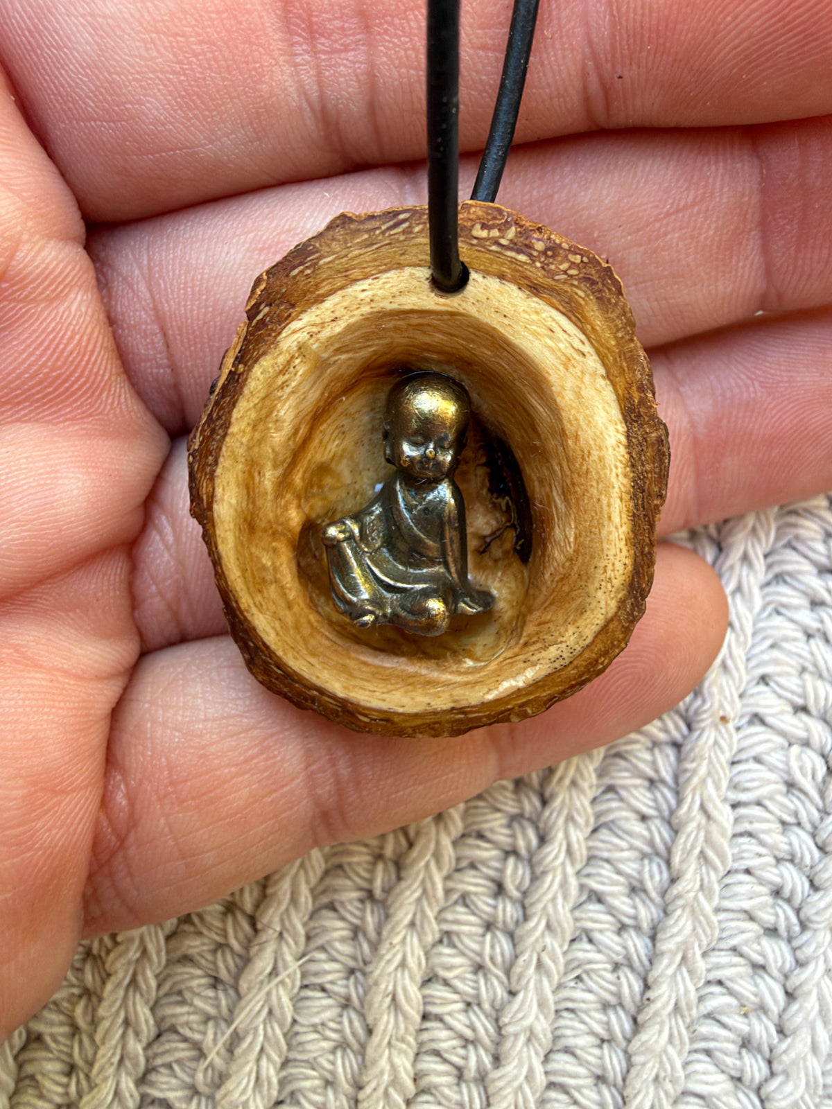Buddha in Baumperle