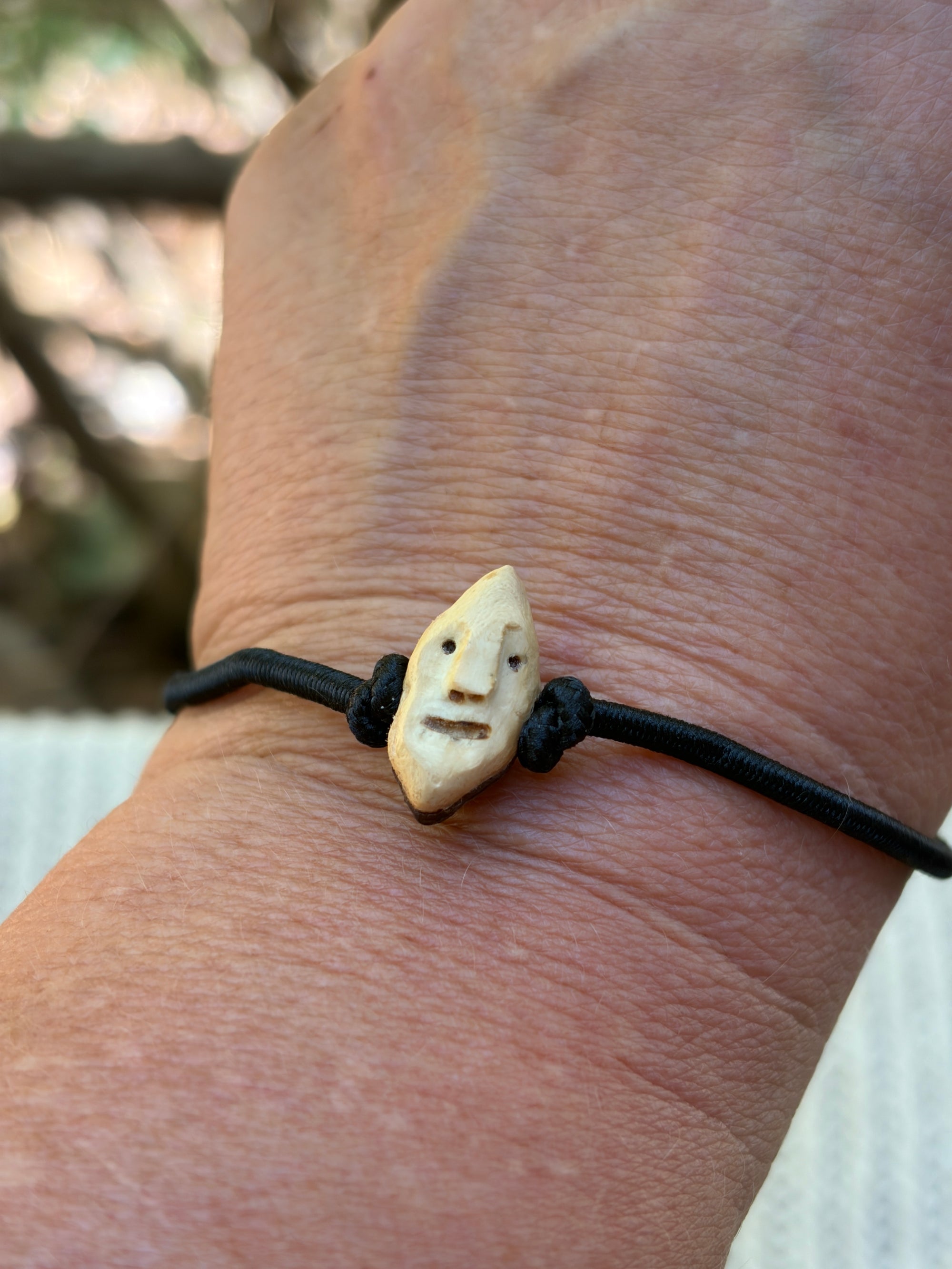 Armbandwichtel Wippel handgeschnitzt aus magischer Baumperle
