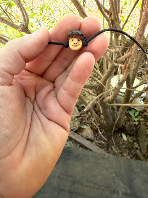 Armbandwichtel Bibbel handgeschnitzt aus magischer Baumperle