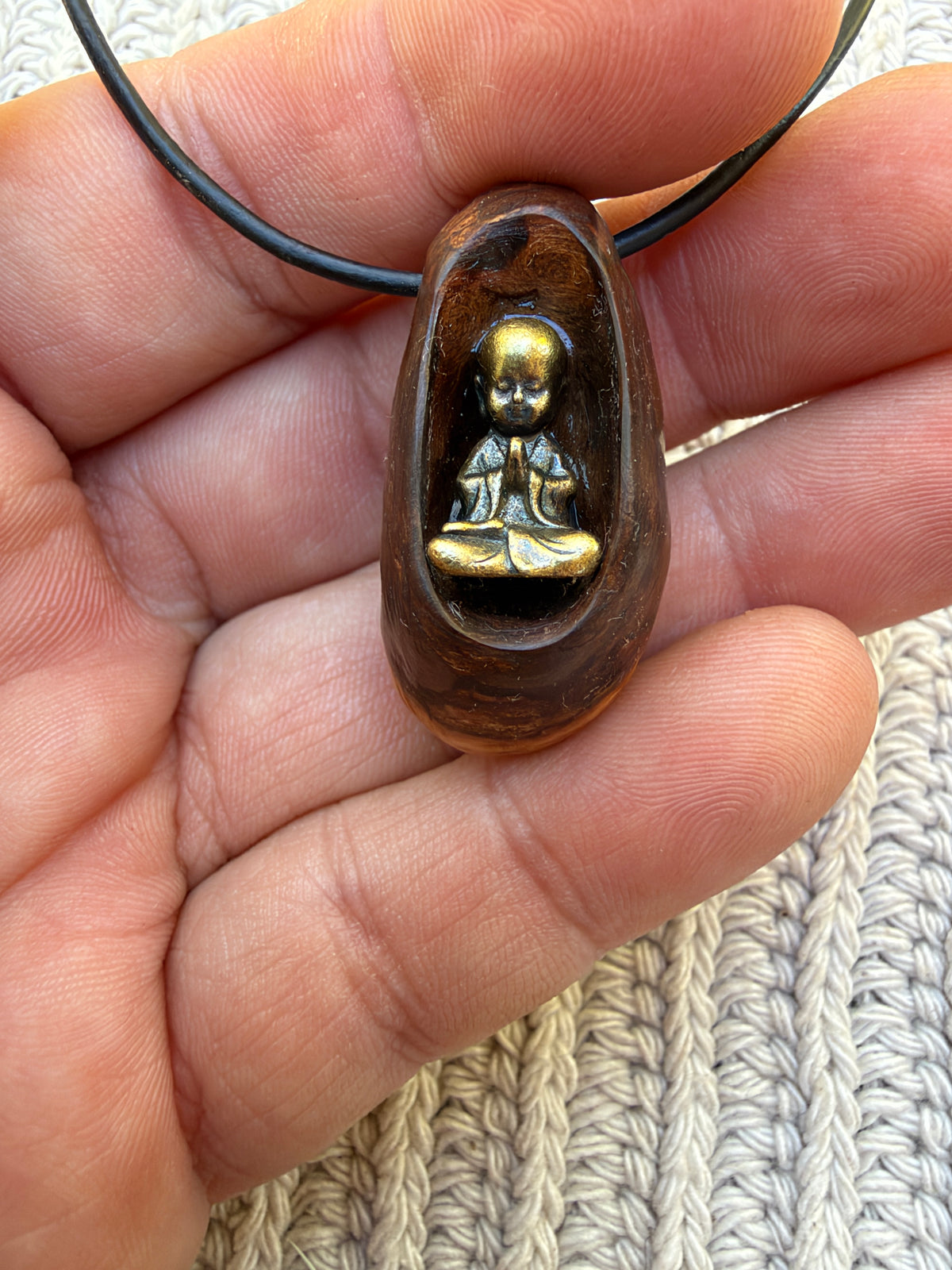 Buddha in Baumperle