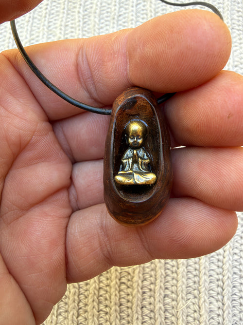 Buddha in Baumperle