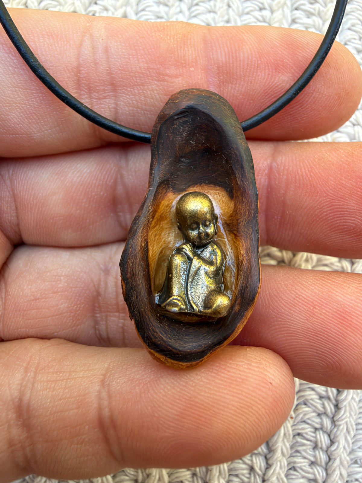 Buddha in Baumperle