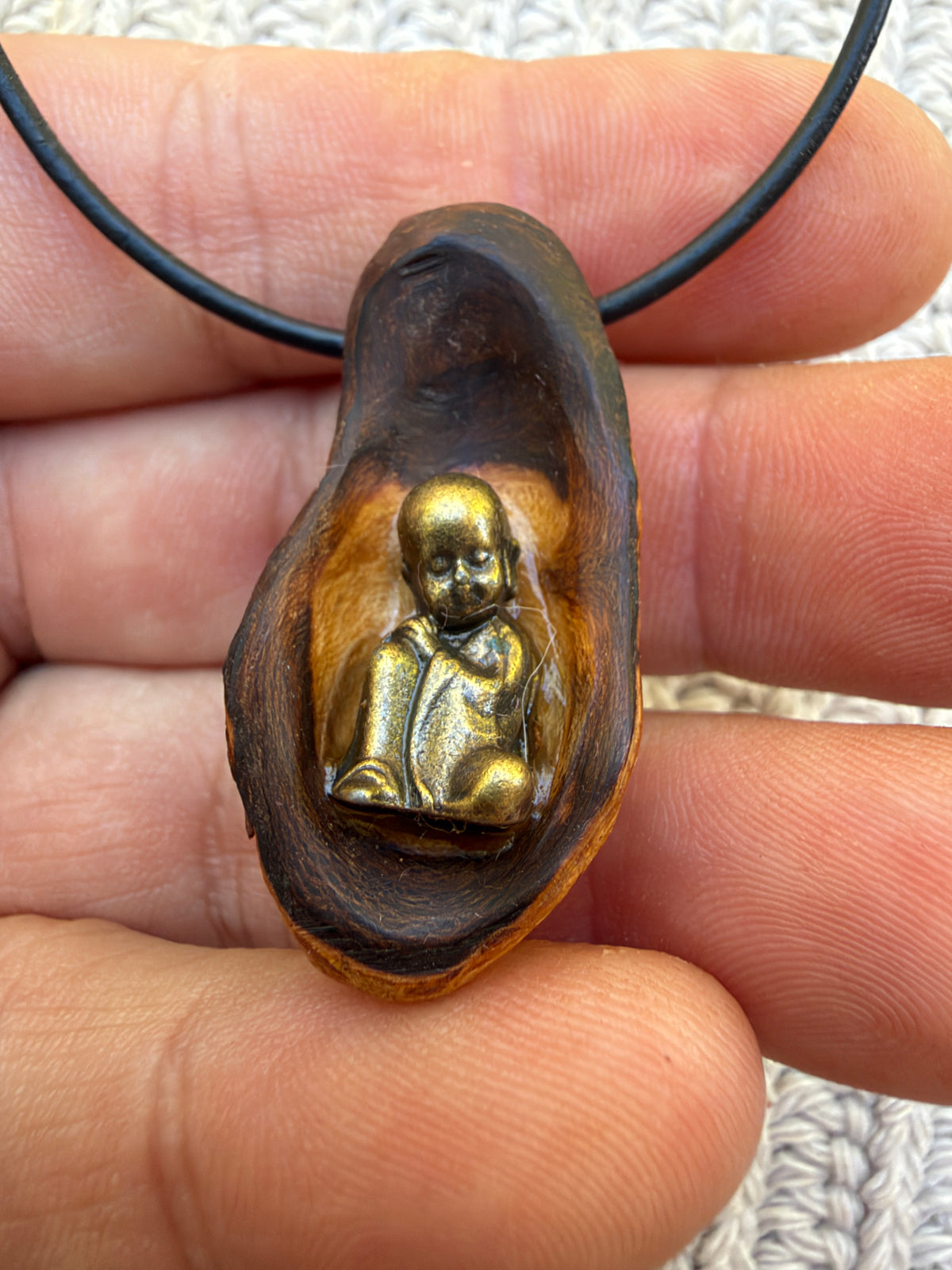 Buddha in Baumperle