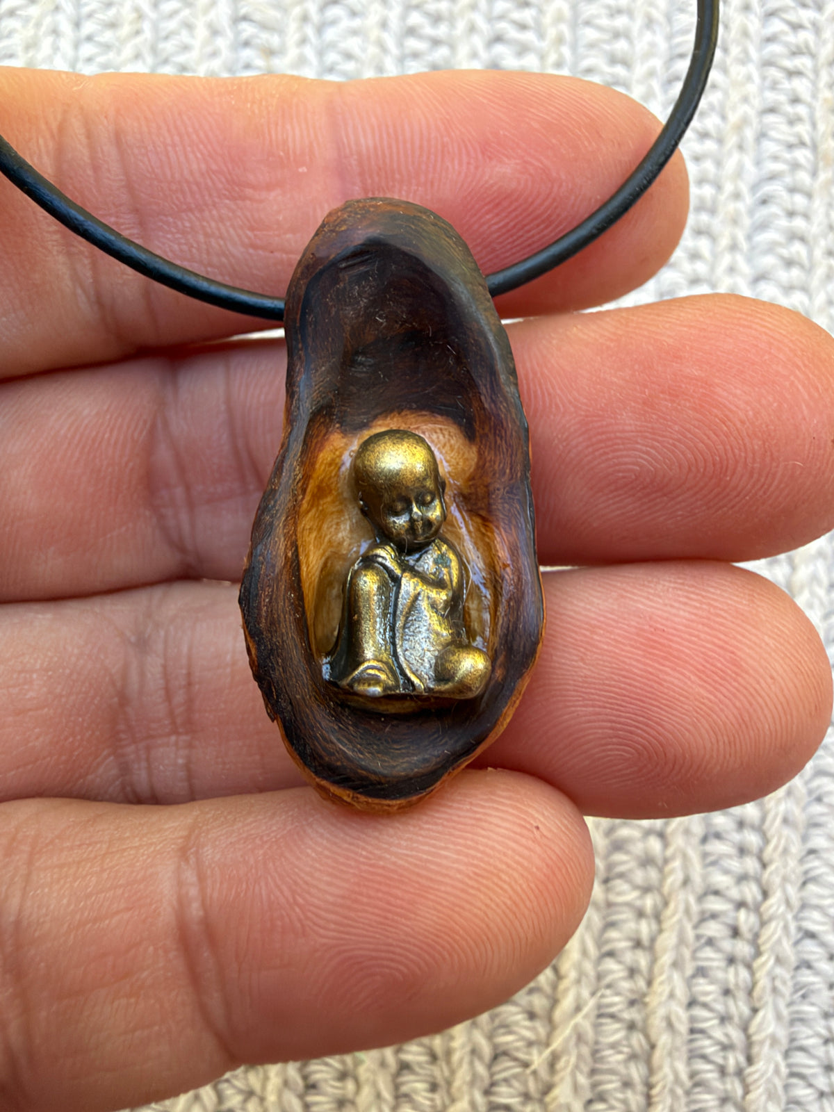 Buddha in Baumperle