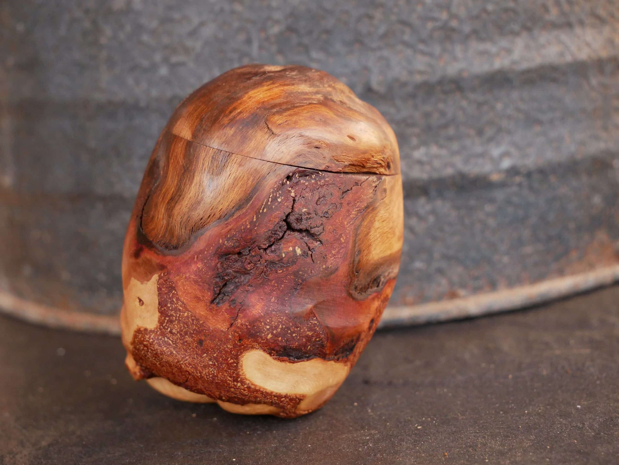 Tierurne aus Baumperle