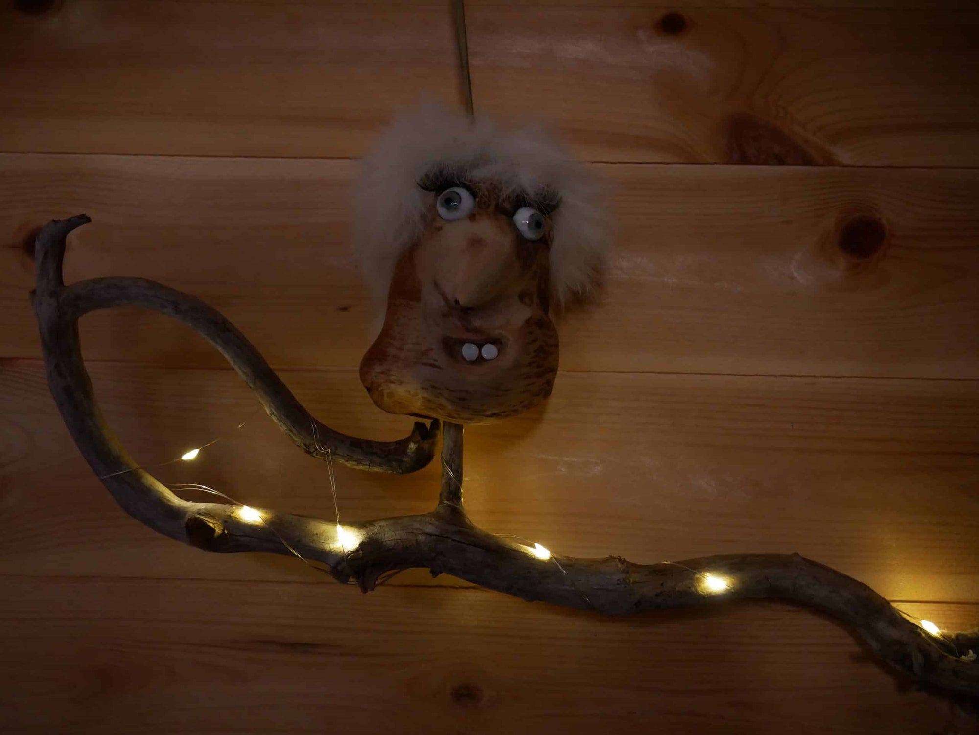 Lampe aus einer Baumperle