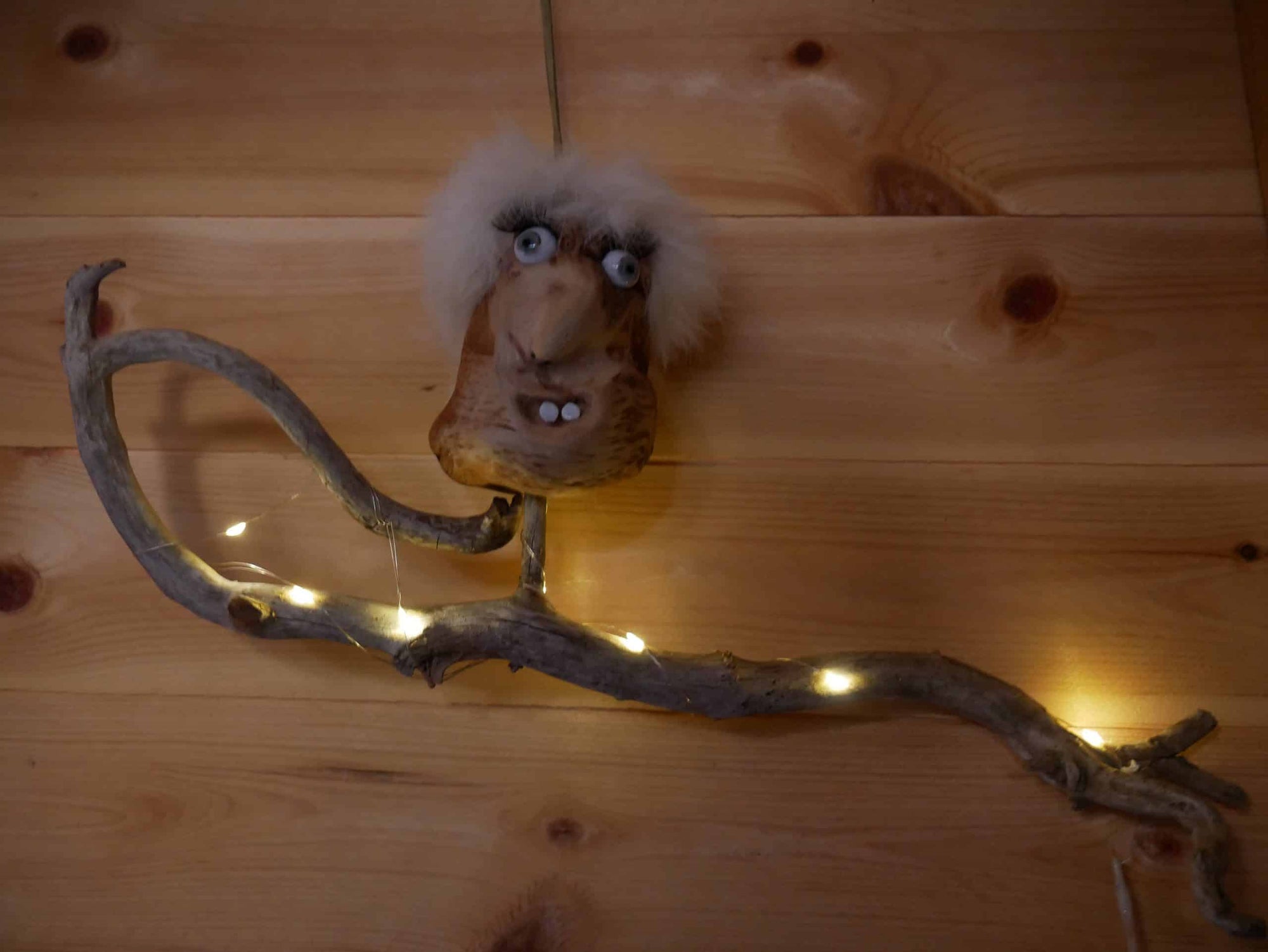 Lampe aus einer Baumperle