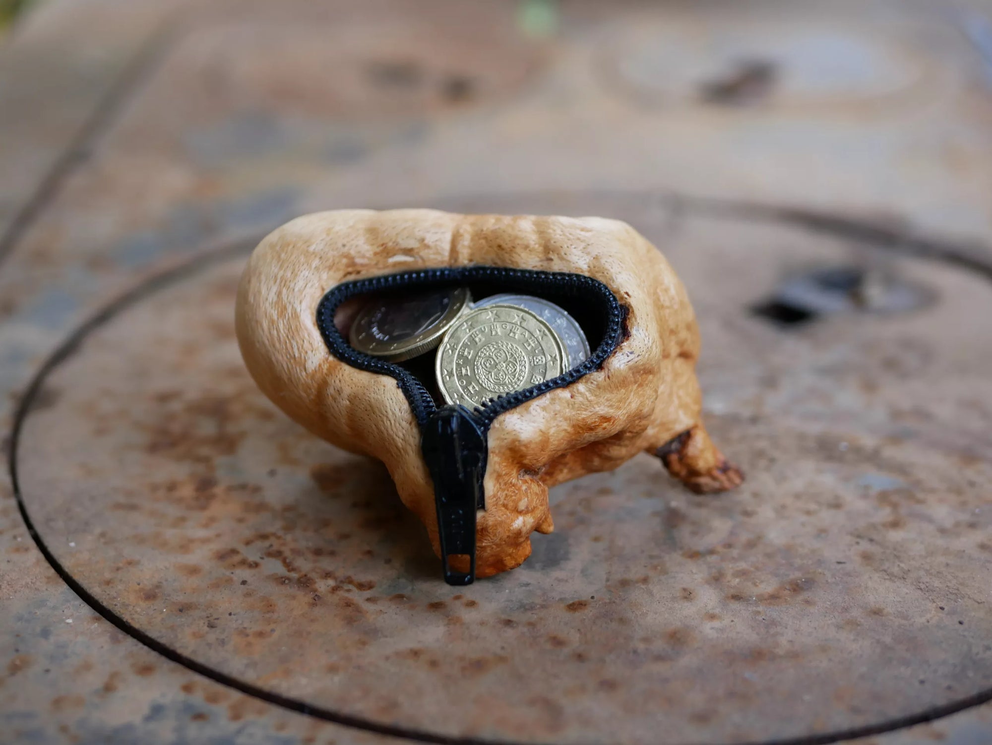 Holzschale aus Baumperle mit Reißverschluss