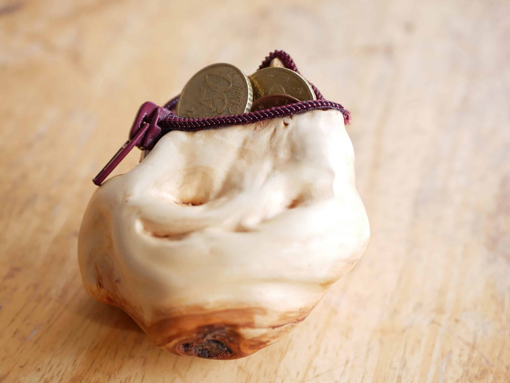 Holzschale aus Baumperle mit Reißverschluss