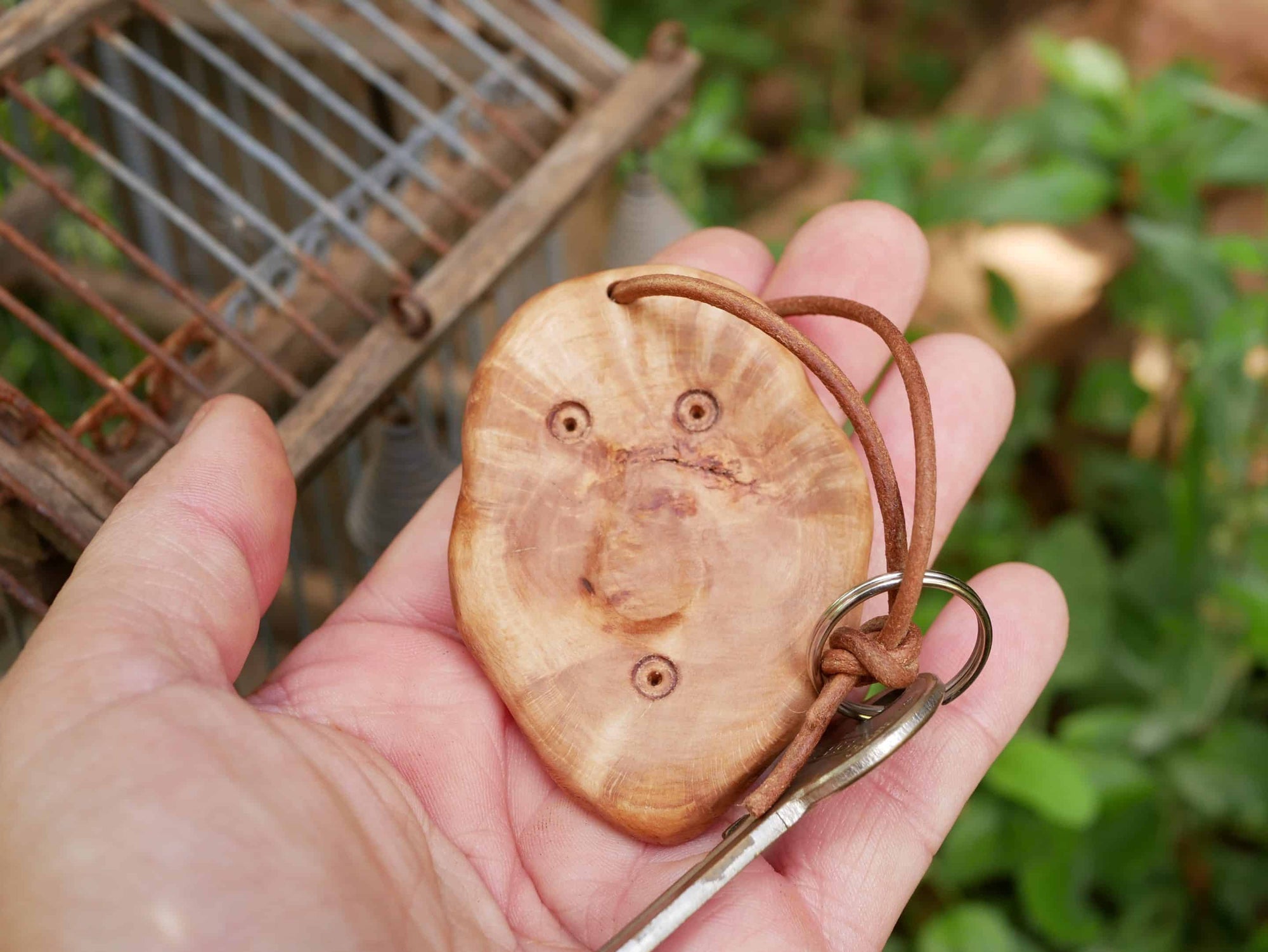 Schlüsselanhänger als Schlüsselkumpel aus Baumperle