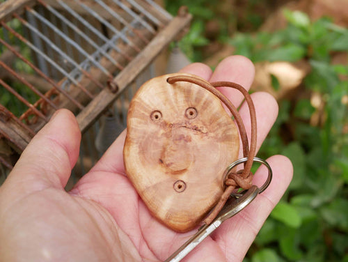 Schlüsselanhänger als Schlüsselkumpel aus Baumperle