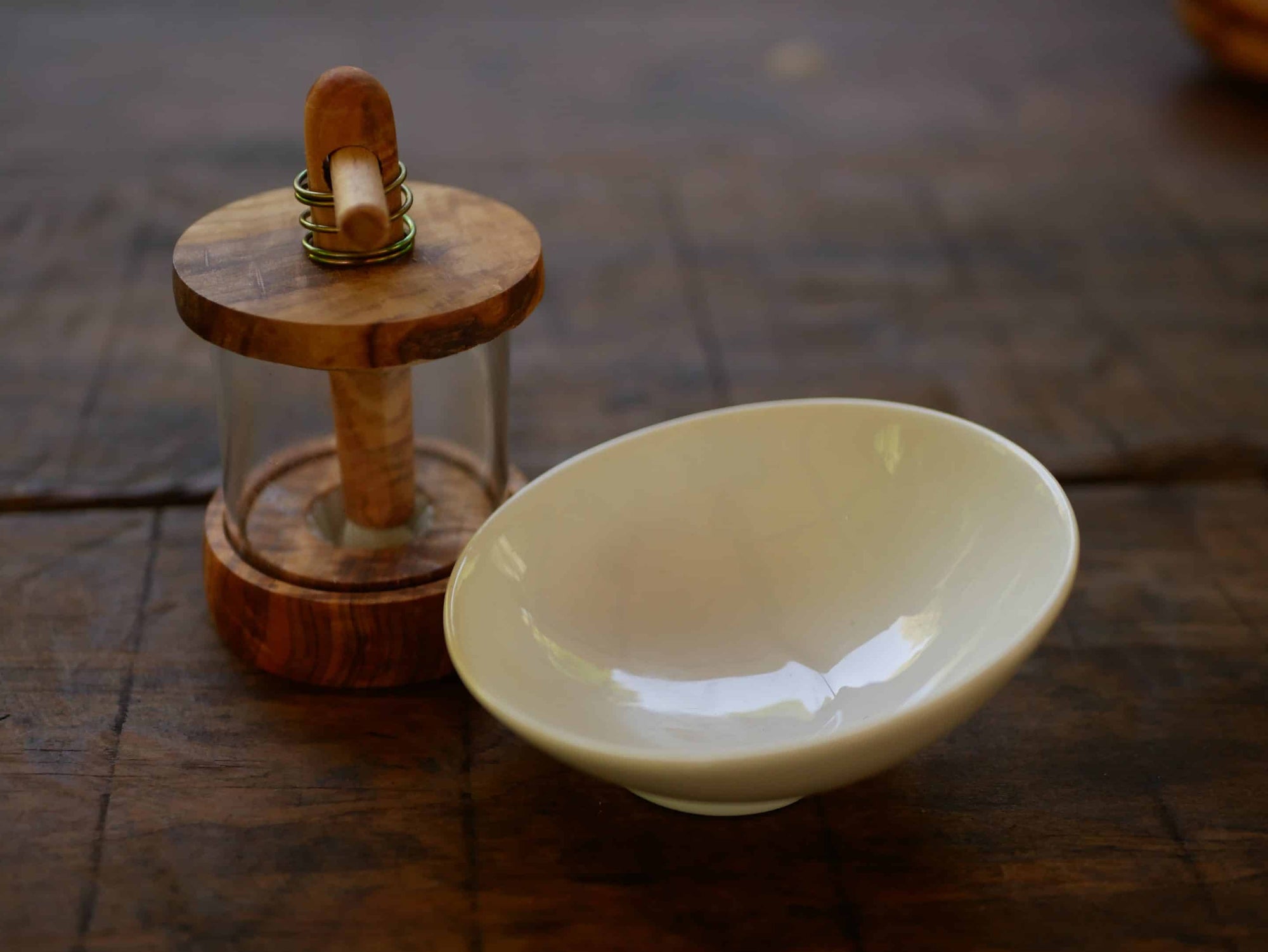 Kräutermühle aus Olivenholz