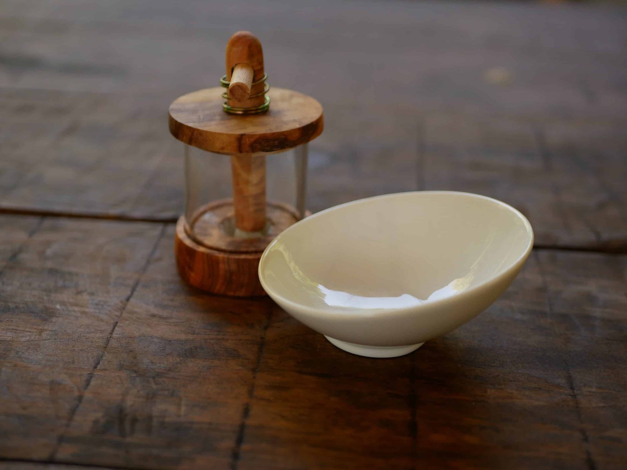 Kräutermühle aus Olivenholz