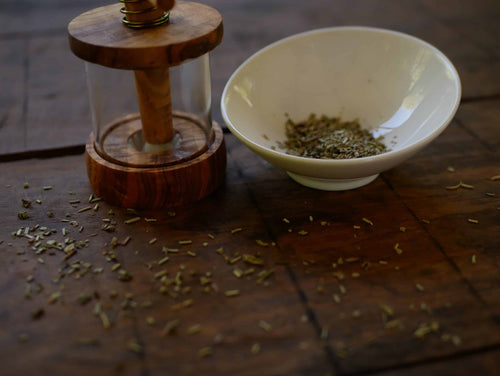 Kräutermühle aus Olivenholz