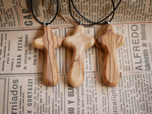 Kreuz aus Olivenholz