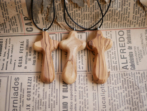 Kreuz aus Olivenholz