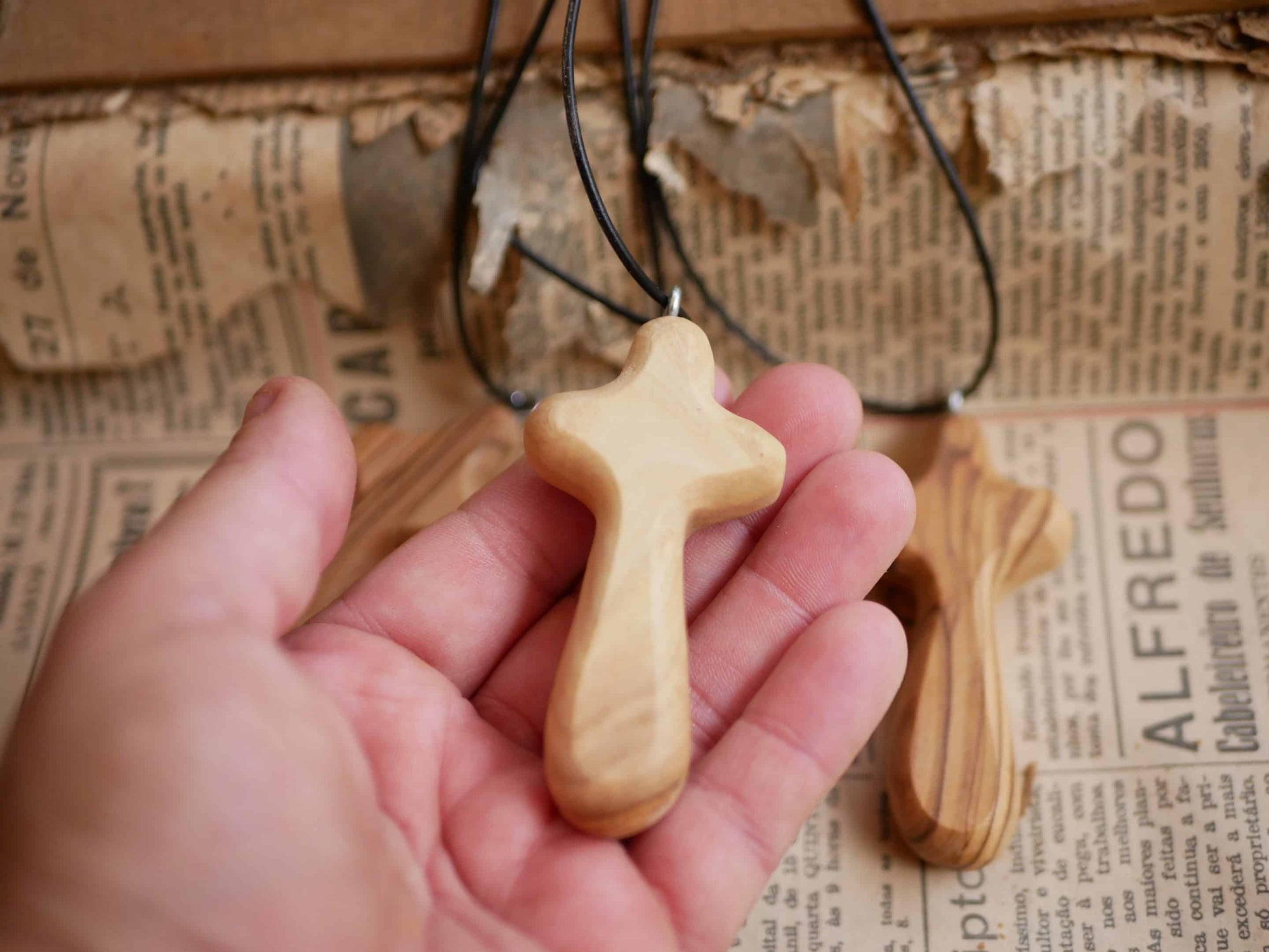 Kreuz aus Olivenholz