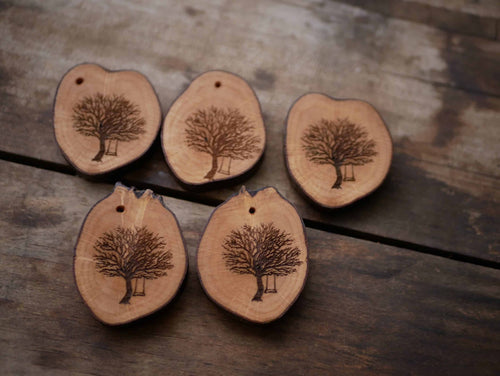 Haselnusskette mit Eichen Baum Brandmalerei mit Laser