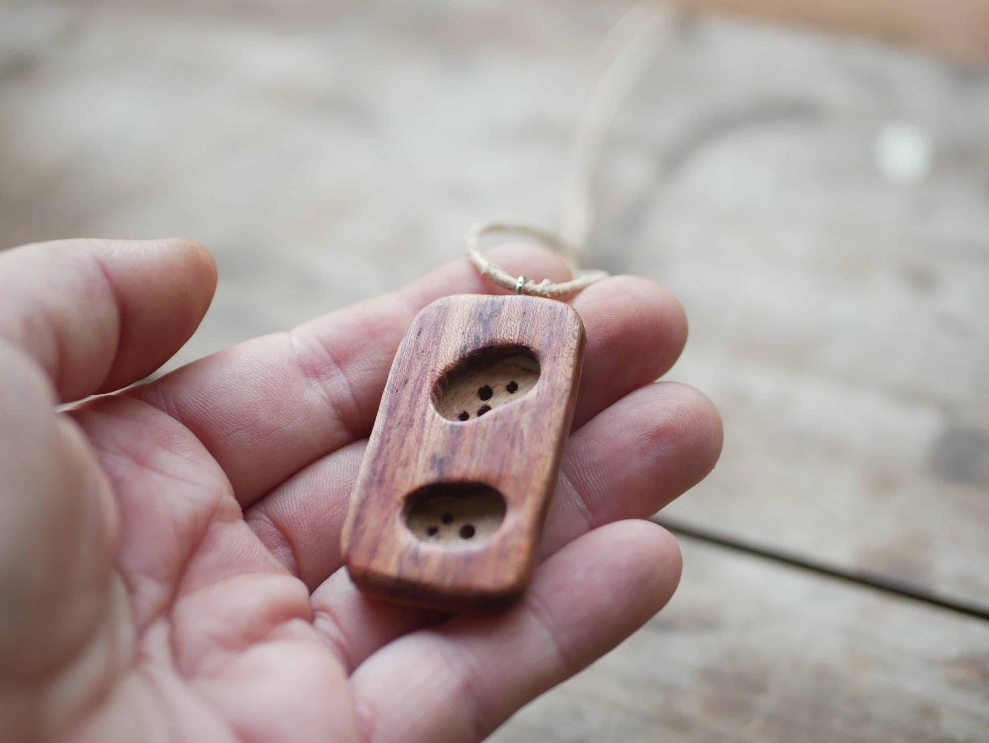 Kette mit zwei Holzarten