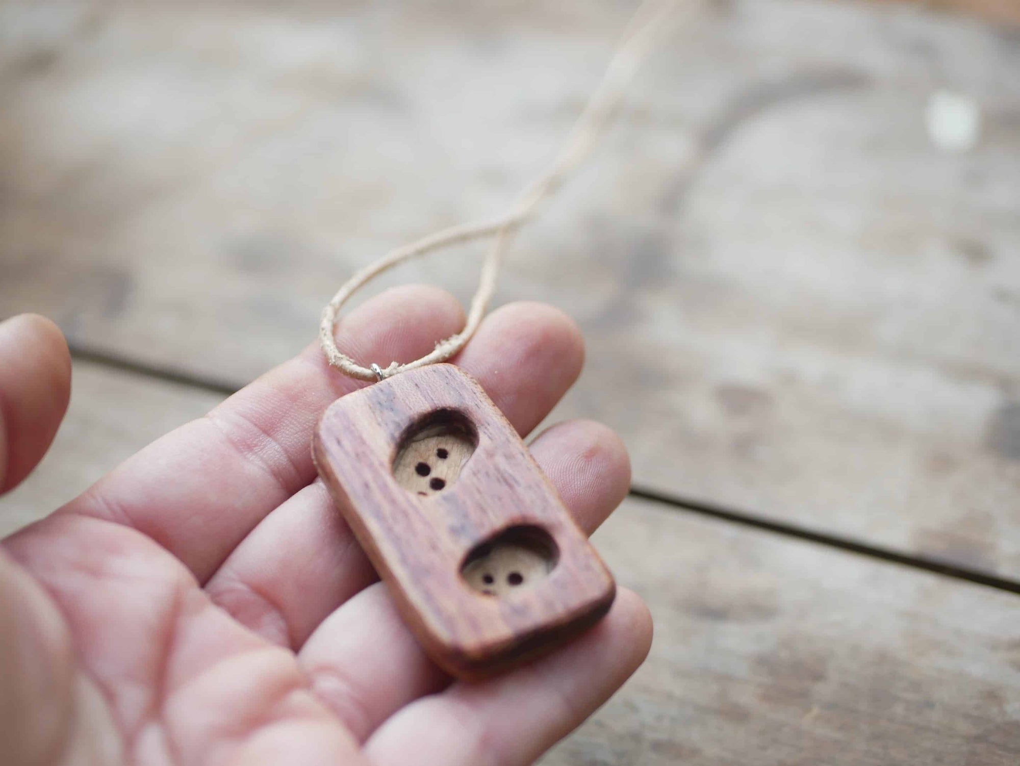 Kette mit zwei Holzarten