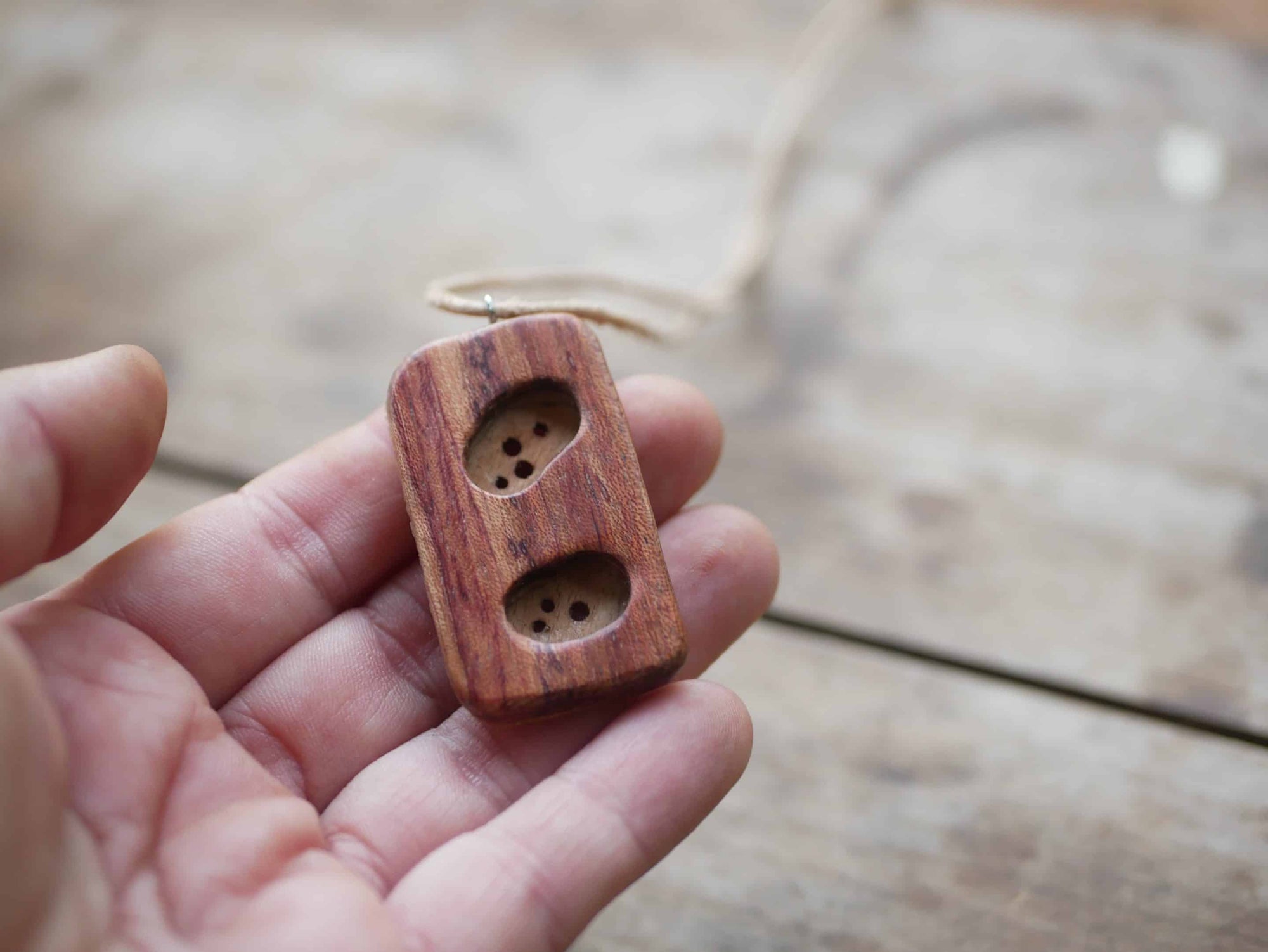 Kette mit zwei Holzarten