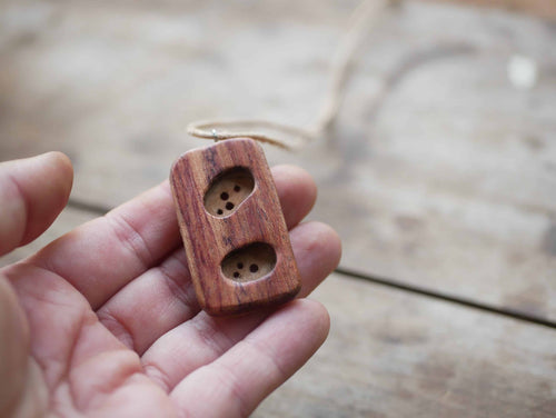 Kette mit zwei Holzarten