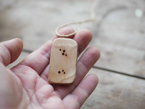 Kette mit zwei Holzarten