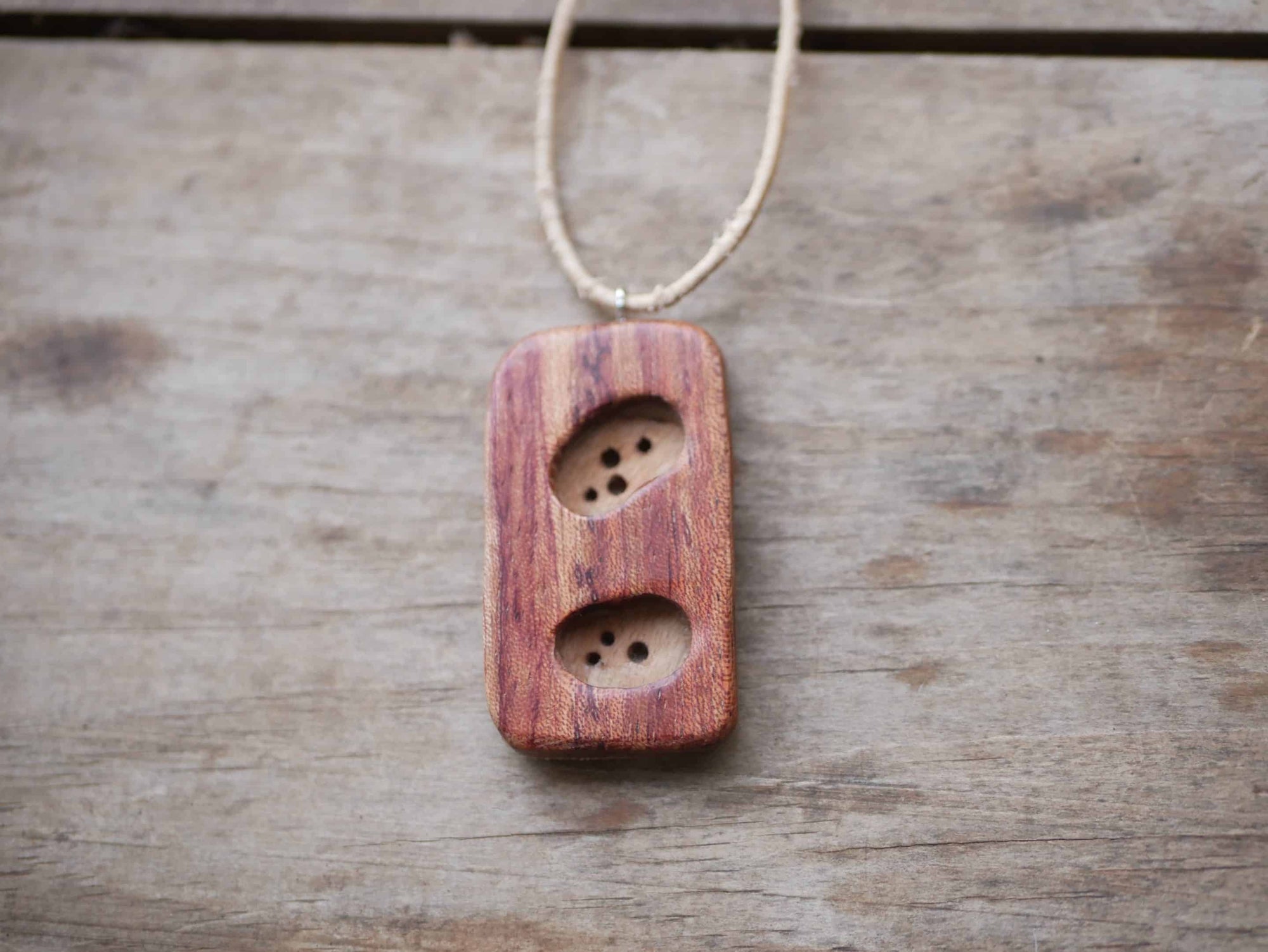 Kette mit zwei Holzarten