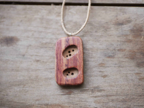 Kette mit zwei Holzarten