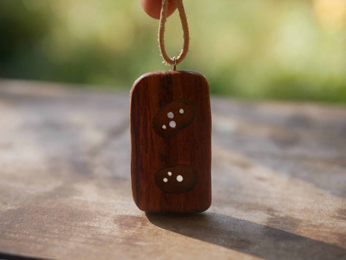 Kette mit zwei Holzarten