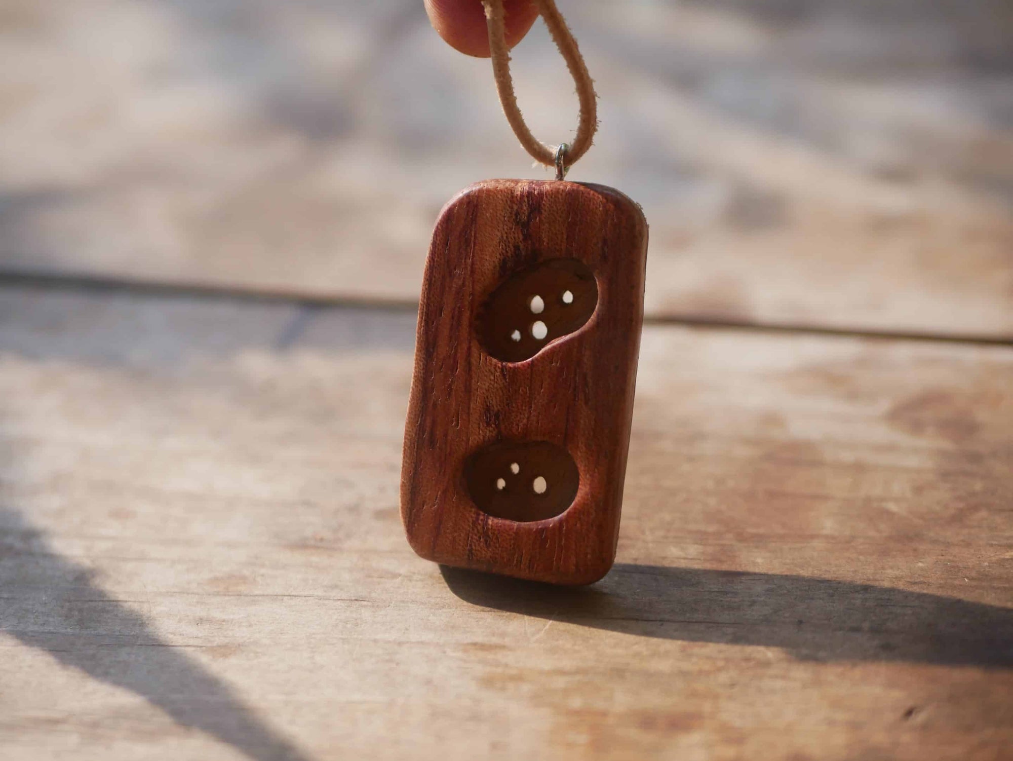 Kette mit zwei Holzarten
