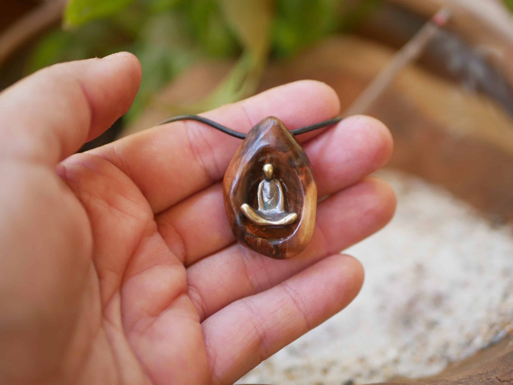 Buddha in Baumperle